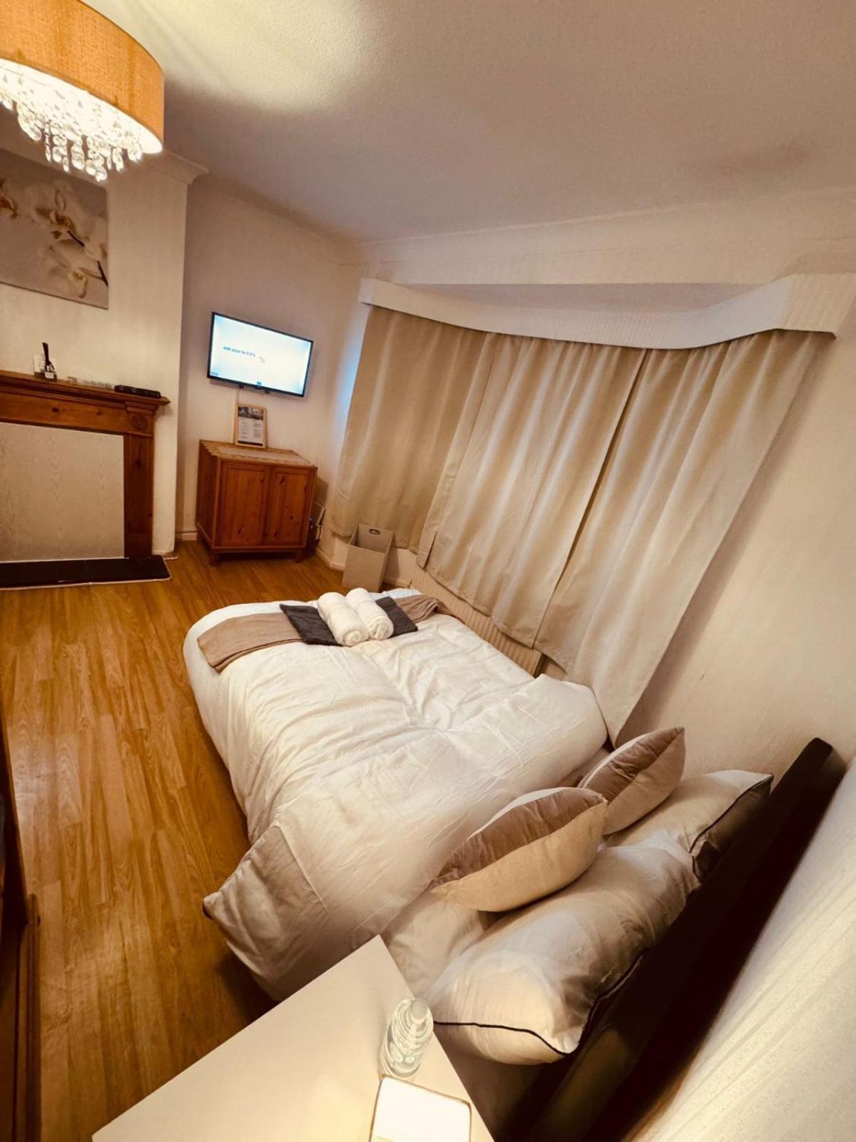 Ever United Guest House — Photos 1
